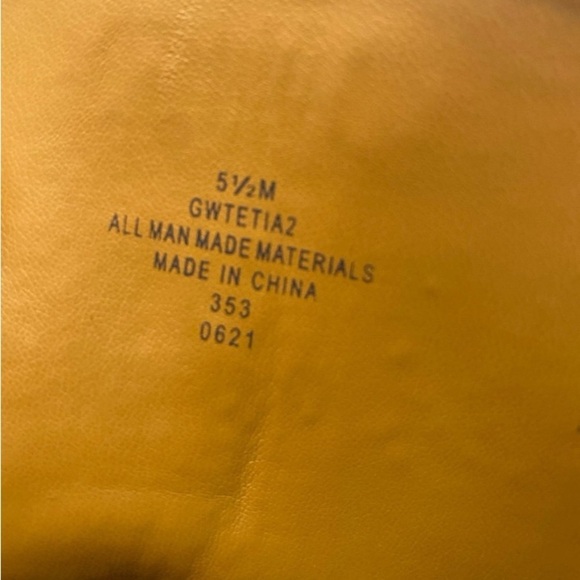 Guess Women’s Tetia Platform Bootie NWOT size 5.5 - Picture 7 of 11